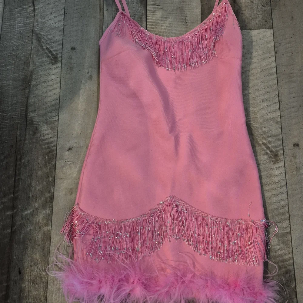 Fashion Nova Slip Dress Bodycon Glam Night Feathers Fringe Beads Pink M/L - Picture 2 of 9